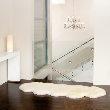 Texelse schapenvacht vloerkleden, delen zijn aan elkaar genaaid.