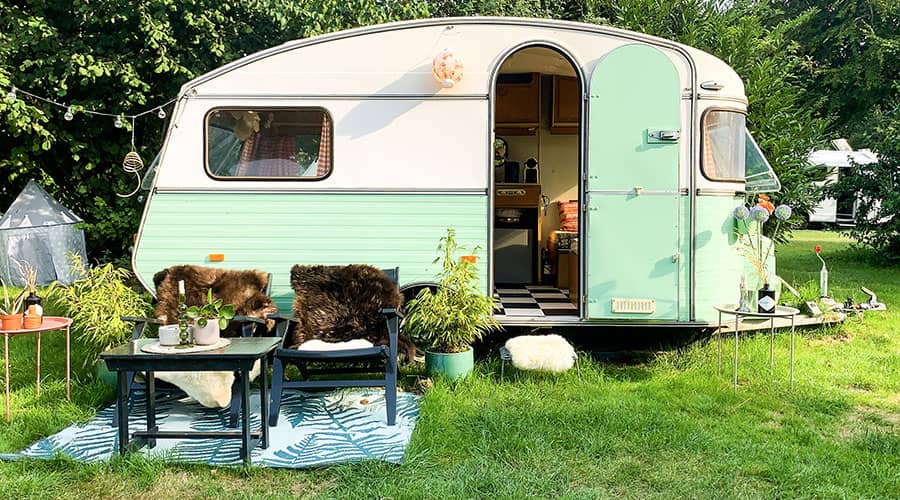Comfortabele stoelhoezen voor camper en auto met zachte schapenvacht