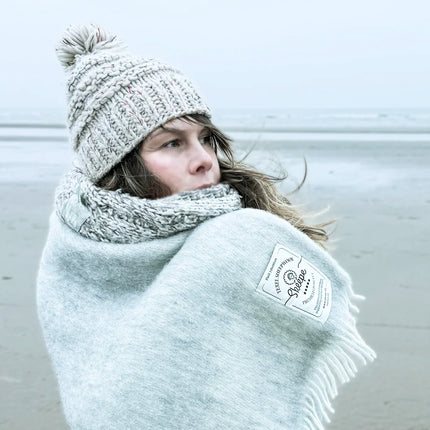 Licht grijze wollen deken - Skeepe